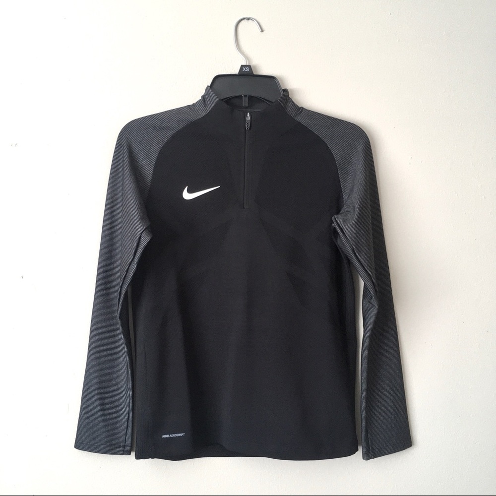 NIKE Boys Aeroswift Strike Drill Top, Size Large